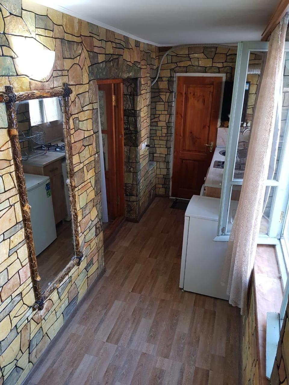 Old Yard Guest House ティビリシ エクステリア 写真