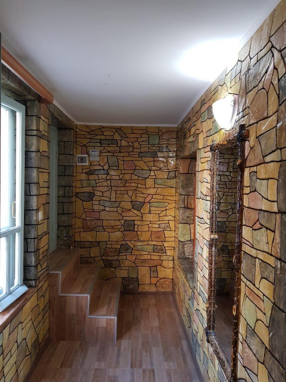 Old Yard Guest House ティビリシ エクステリア 写真